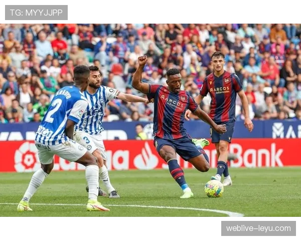 阿拉维斯防守稳固韧性十足，稳居西甲中游行列