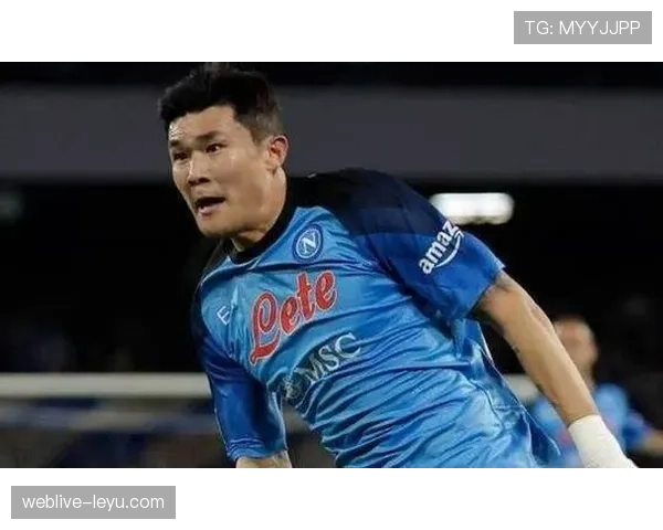 金玟哉长传精准技术展现稳健后防组织能力 金玟哉长传精准技术展现稳健后防组织能力